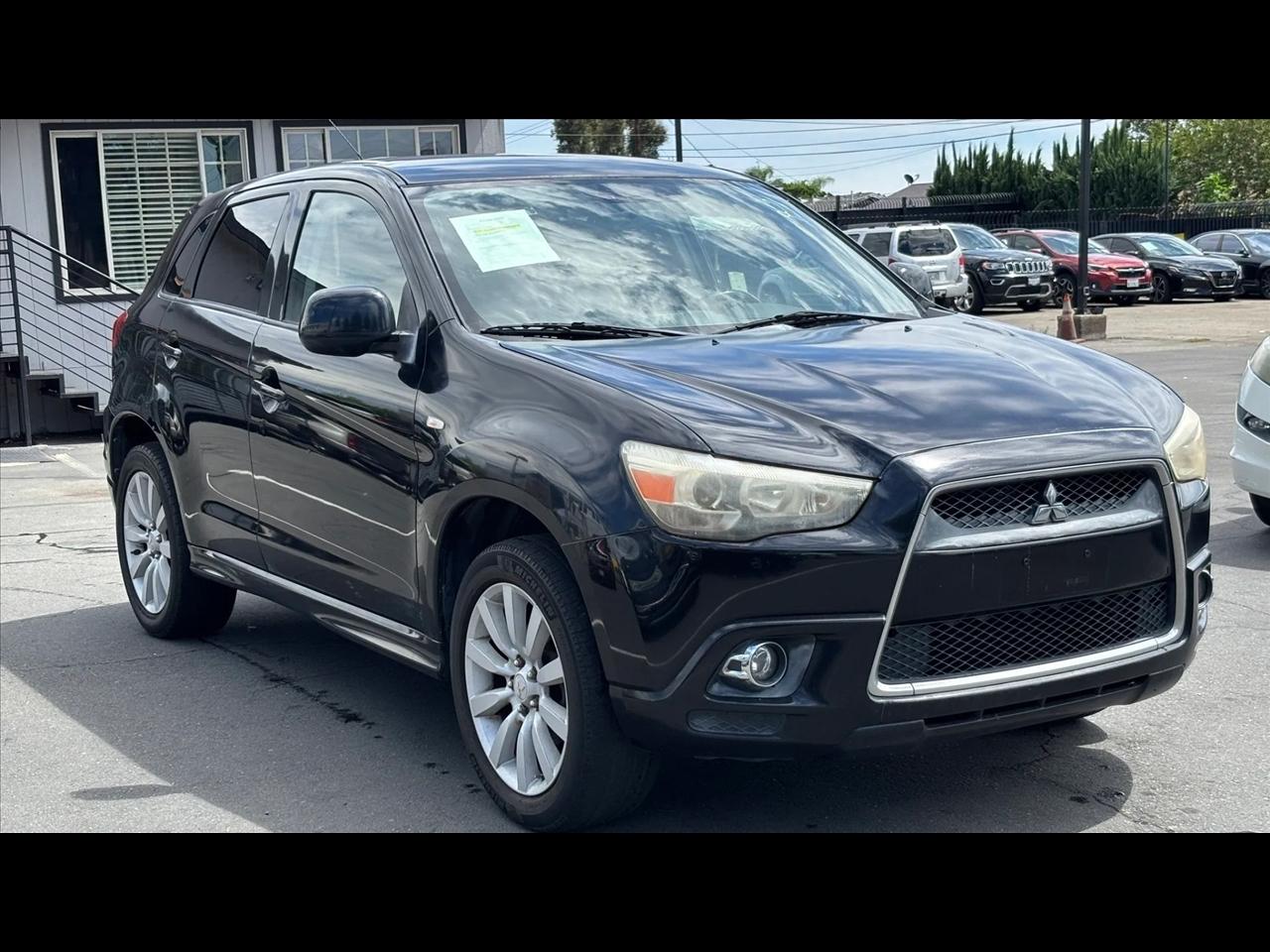 Mitsubishi Outlander Sport  2011