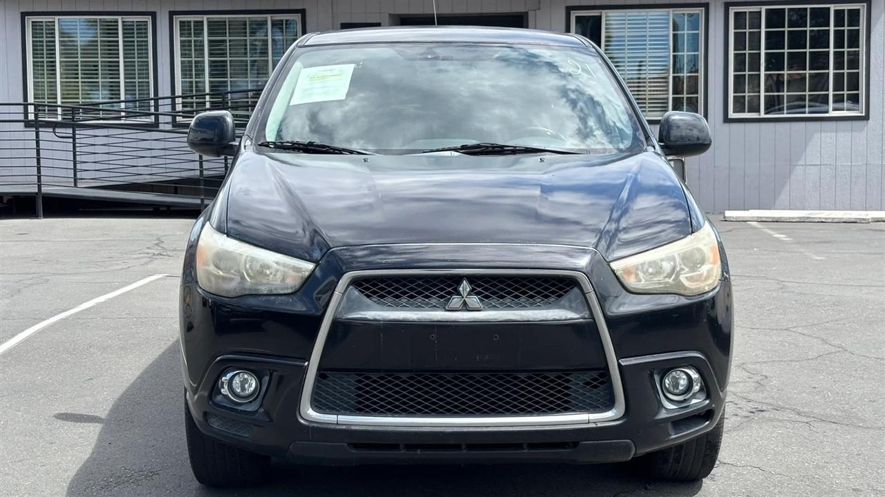 Mitsubishi Outlander Sport  2011