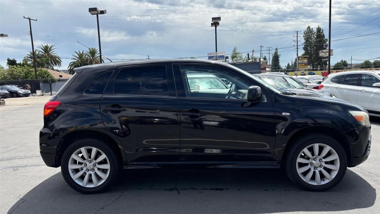 Mitsubishi Outlander Sport  2011