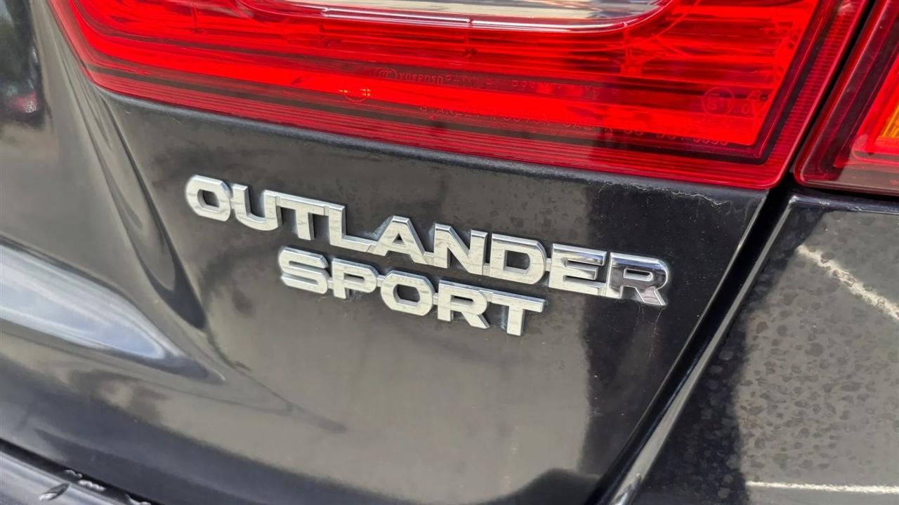 Mitsubishi Outlander Sport  2011