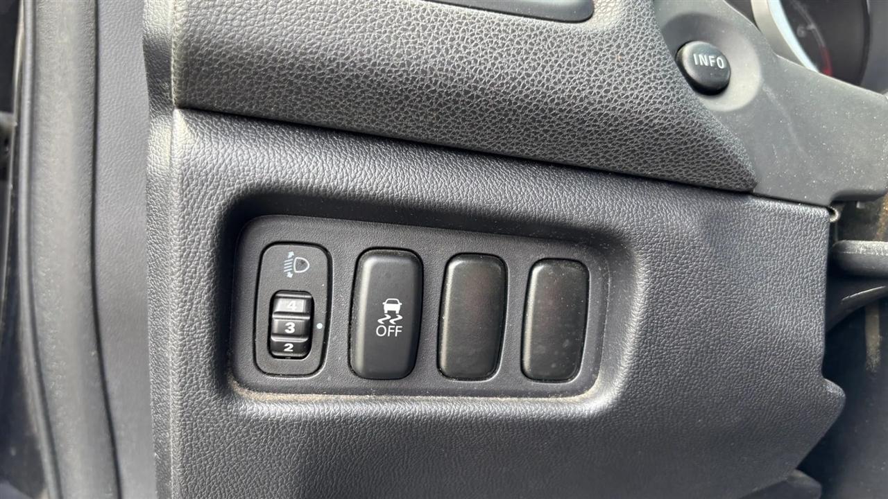 Mitsubishi Outlander Sport  2011