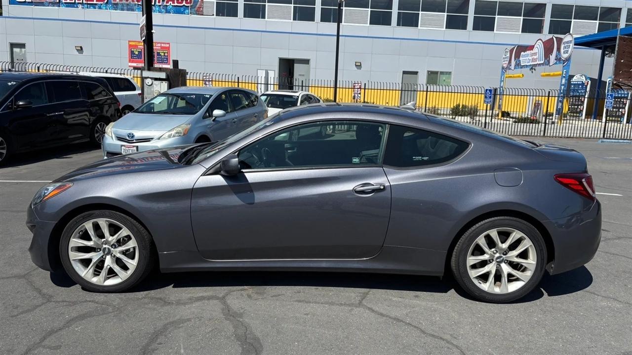 Hyundai Genesis Coupe  2013