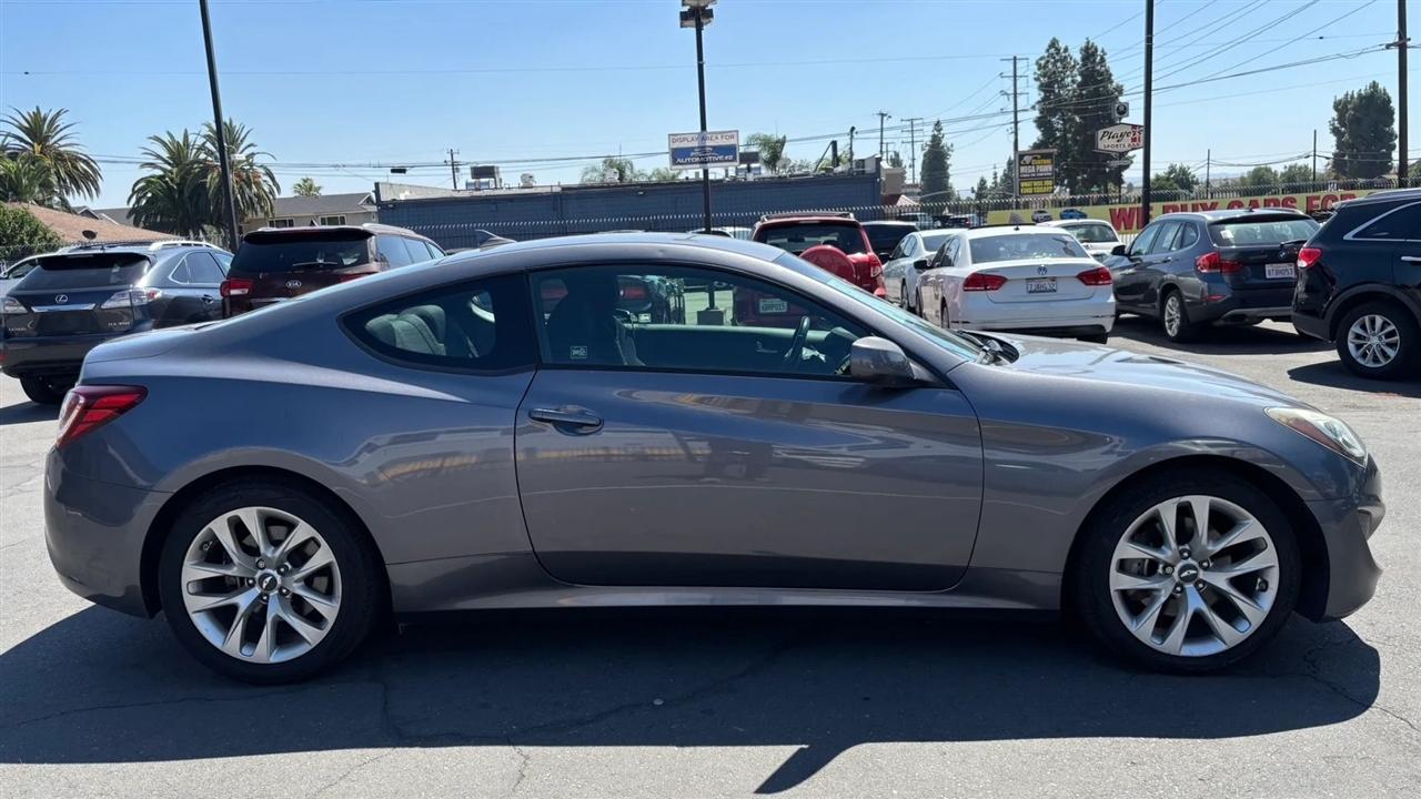 Hyundai Genesis Coupe  2013