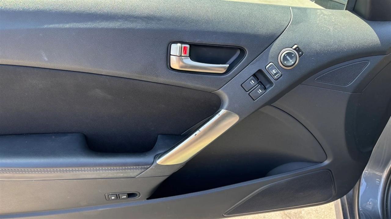 Hyundai Genesis Coupe  2013