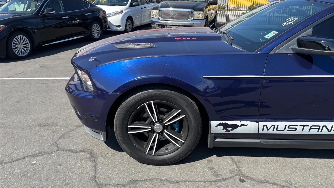 Ford Mustang  2010