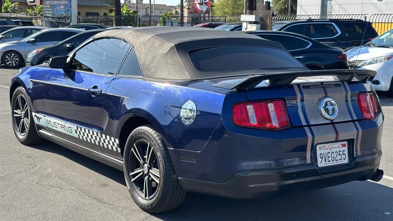 Ford Mustang  2010