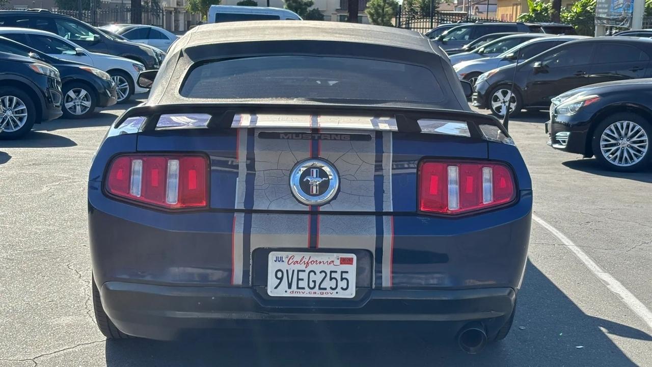 Ford Mustang  2010