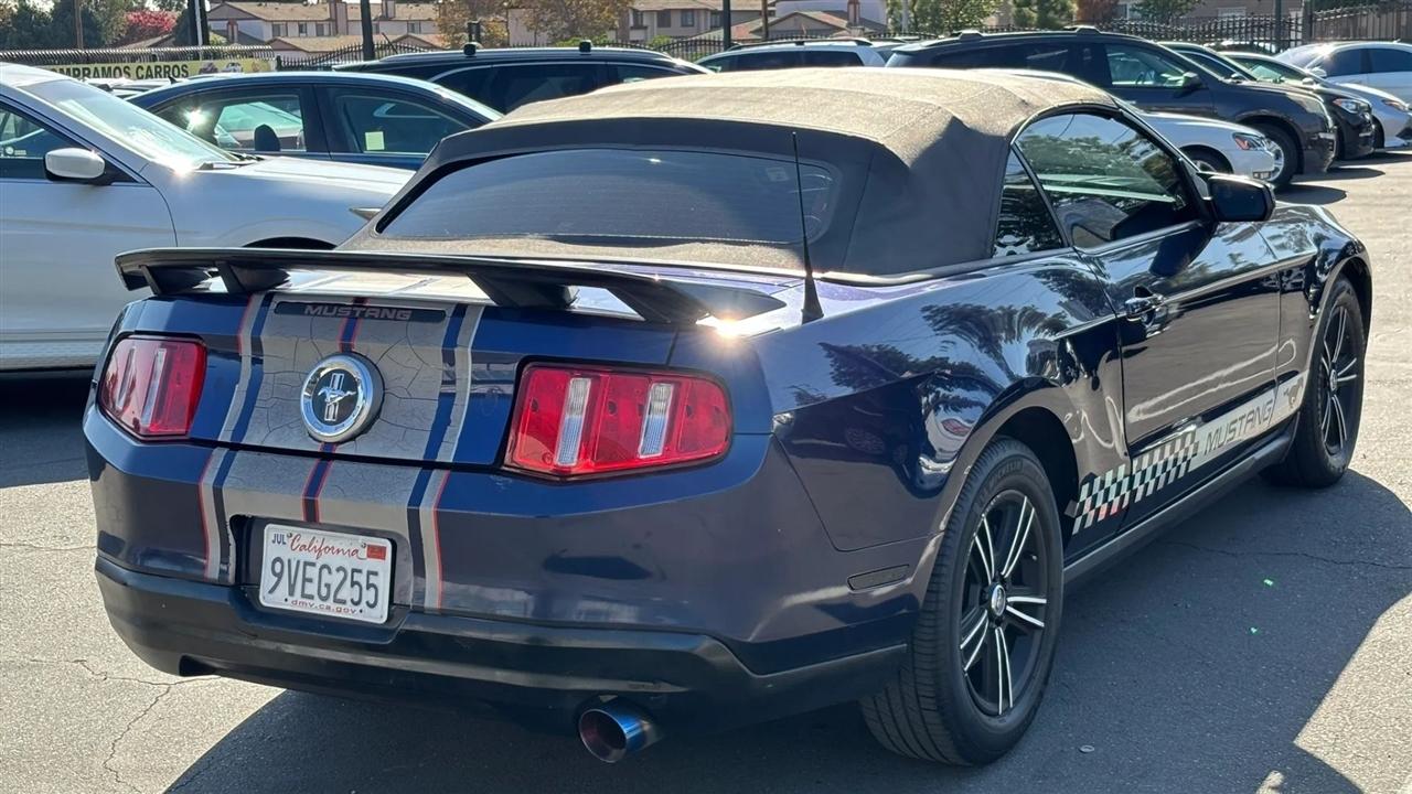 Ford Mustang  2010