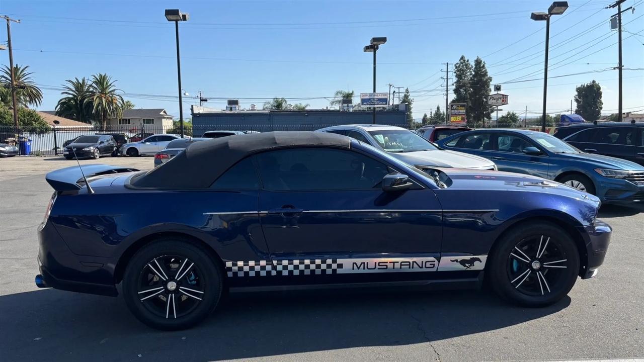 Ford Mustang  2010