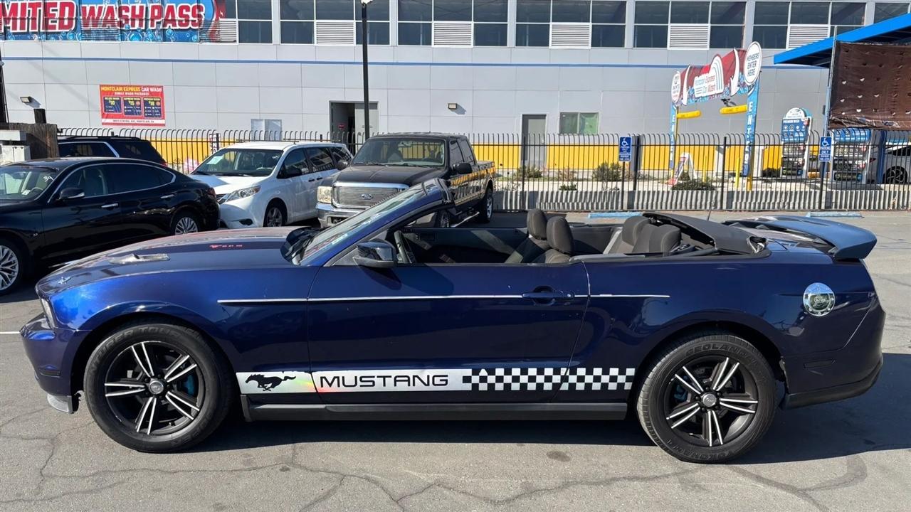 Ford Mustang  2010