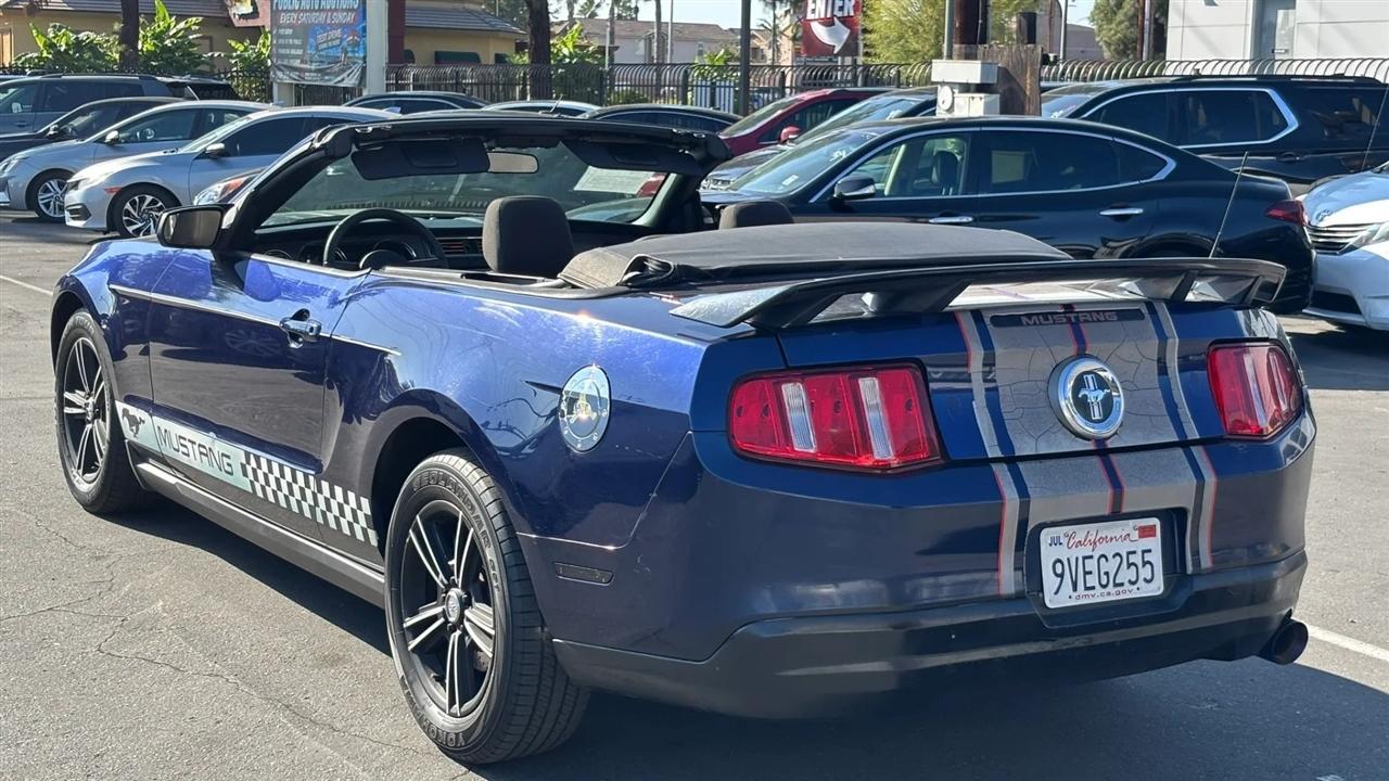 Ford Mustang  2010