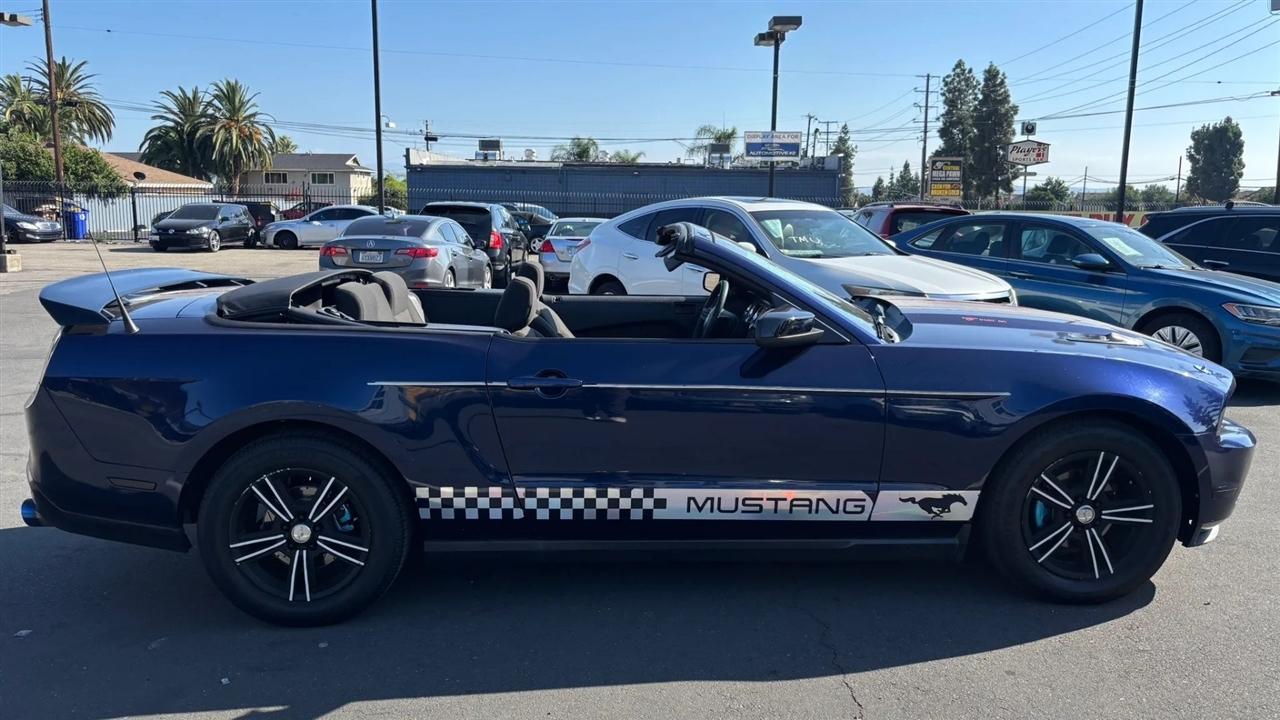 Ford Mustang  2010