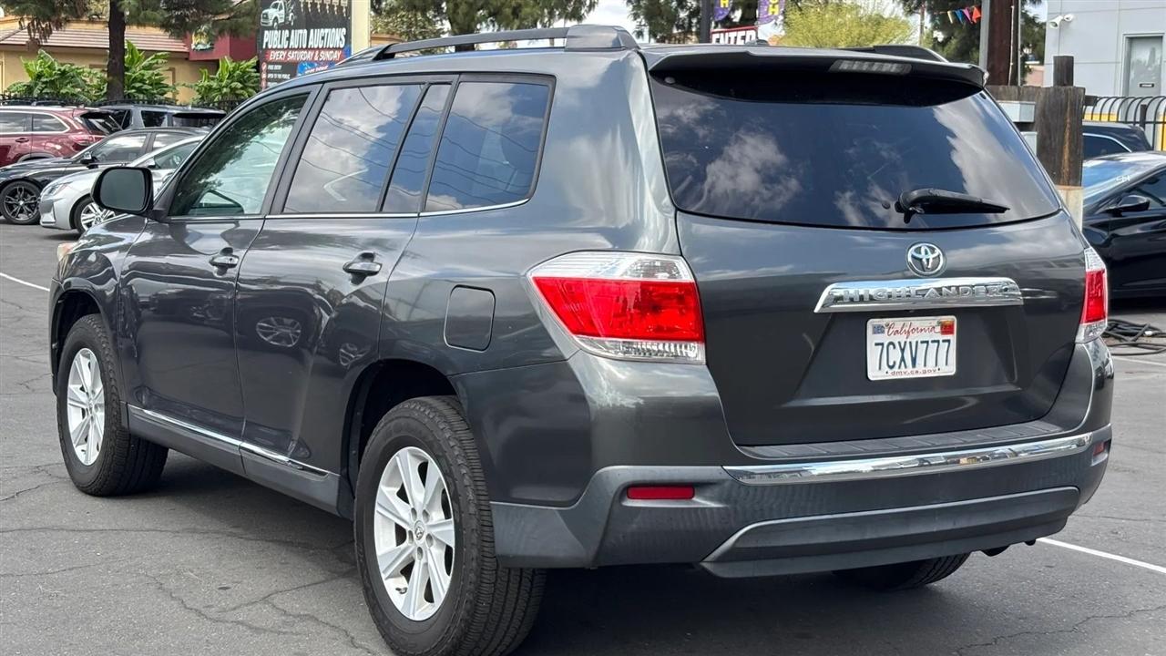 Toyota Highlander  2013