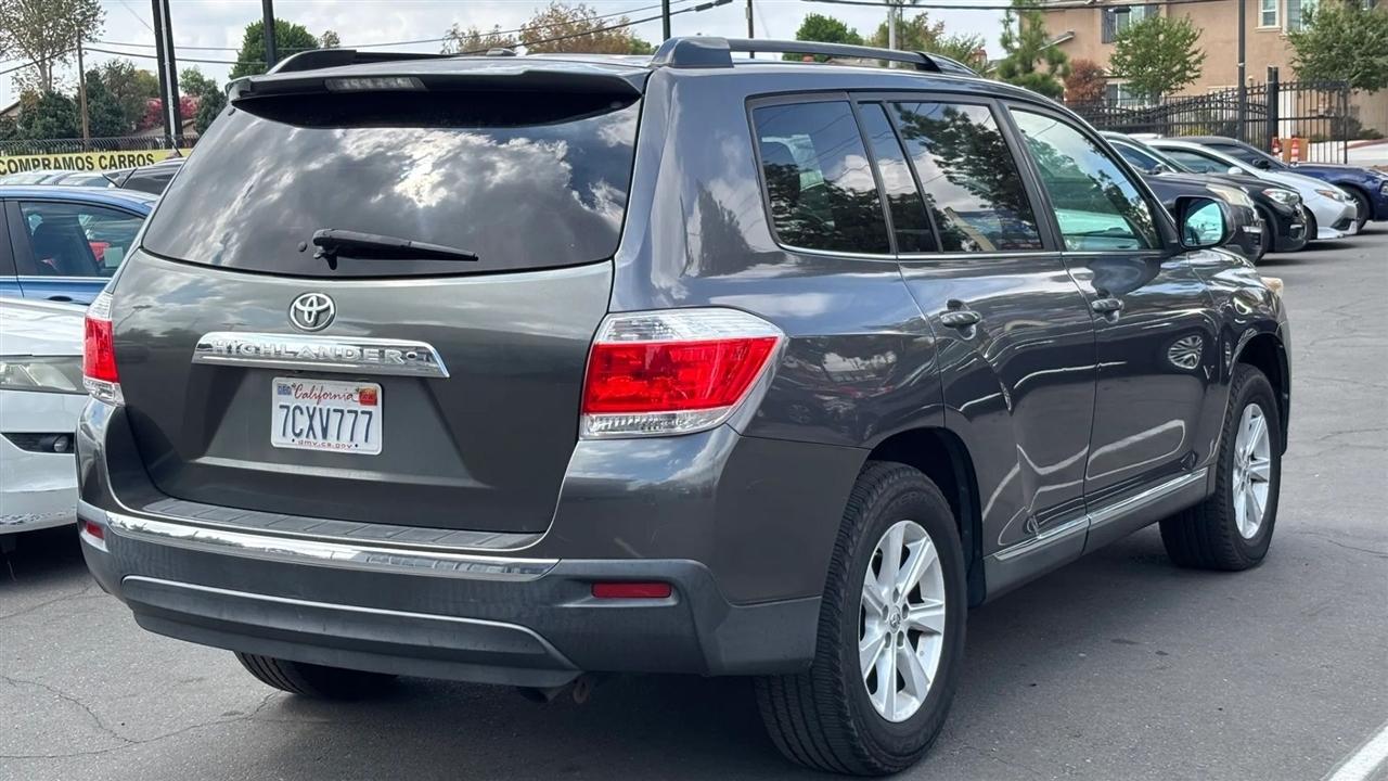 Toyota Highlander  2013