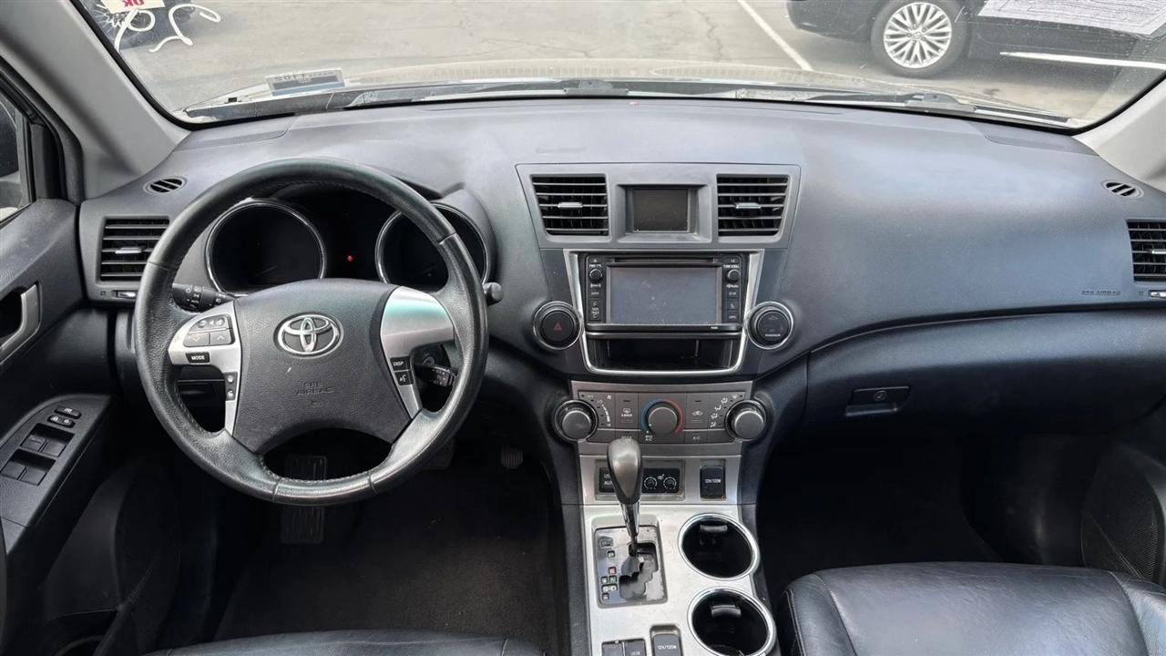 Toyota Highlander  2013