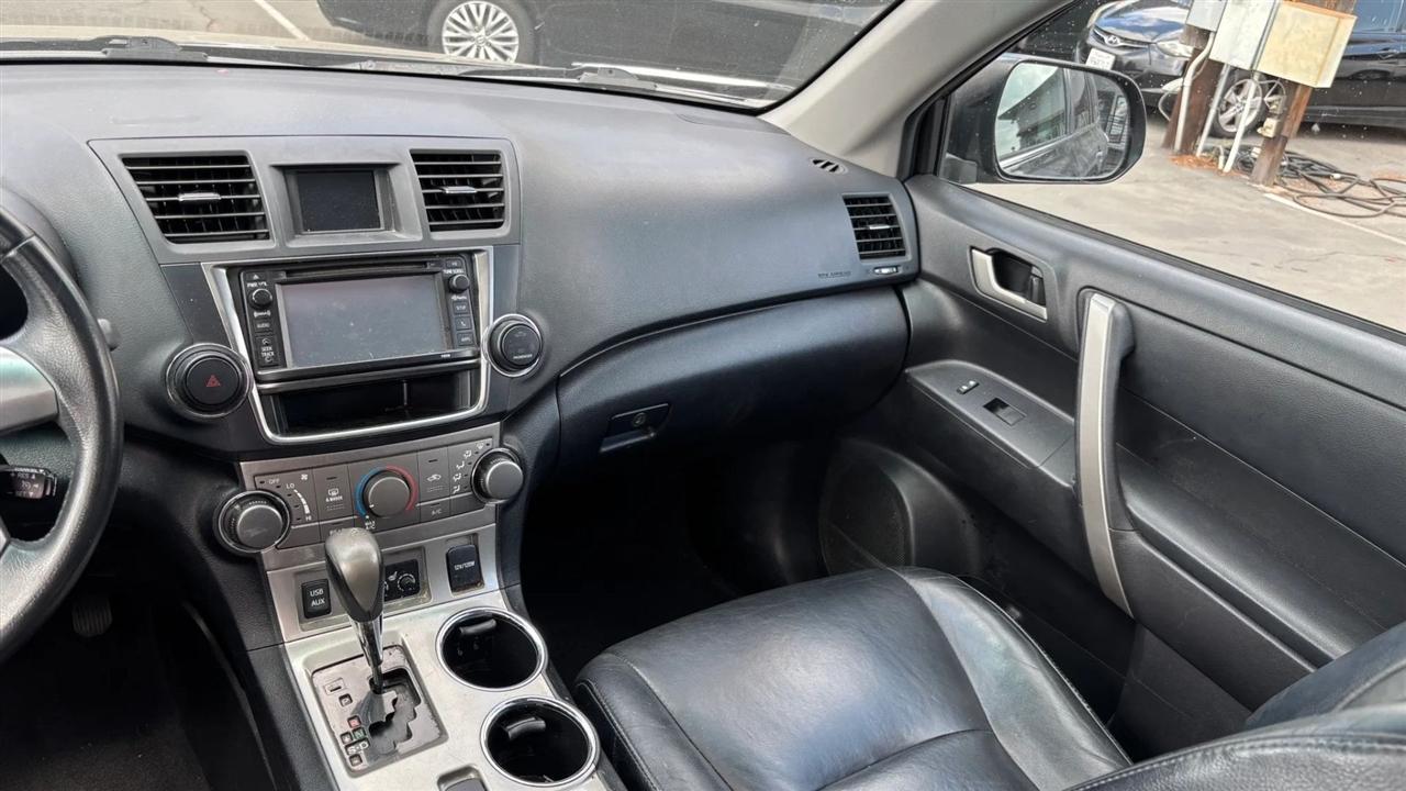 Toyota Highlander  2013