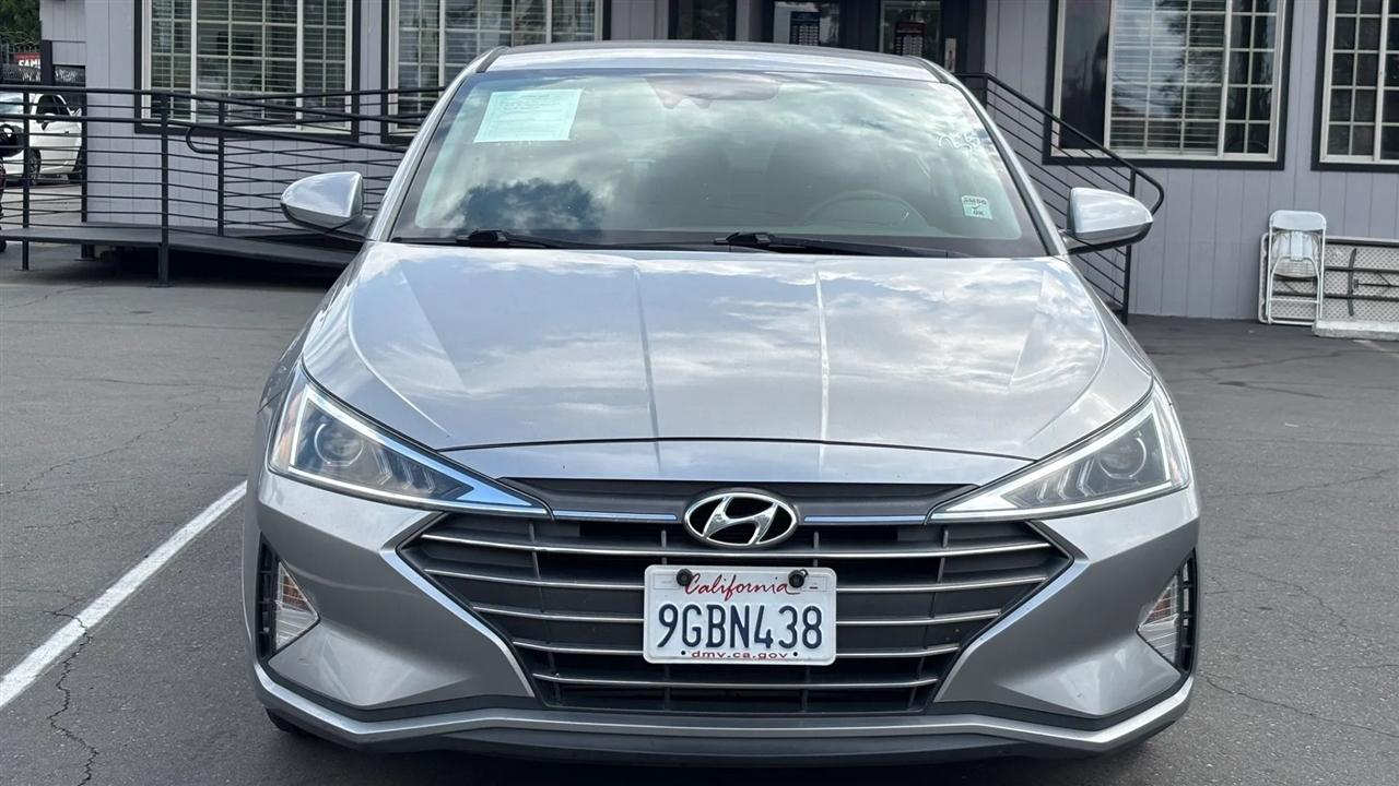 Hyundai Elantra  2020