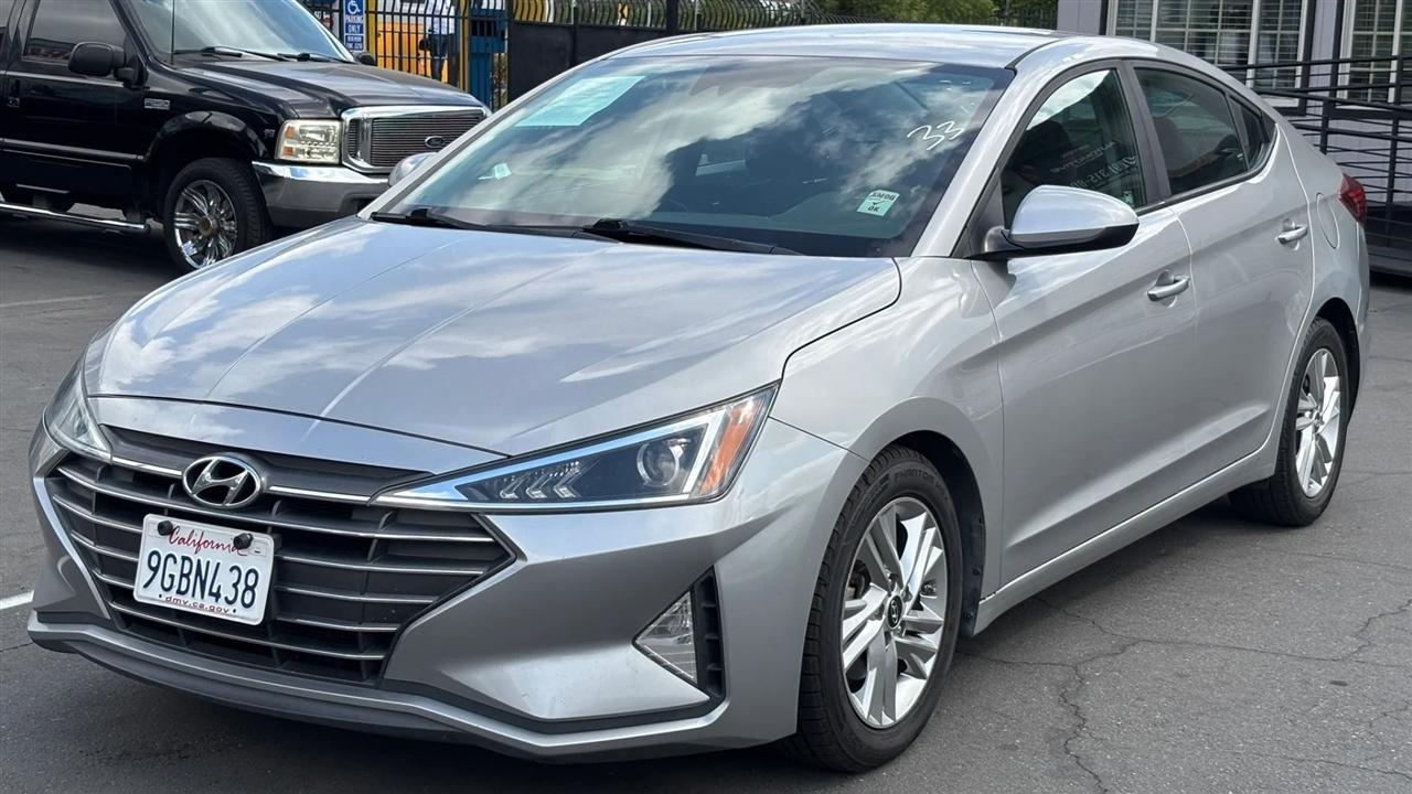 Hyundai Elantra  2020