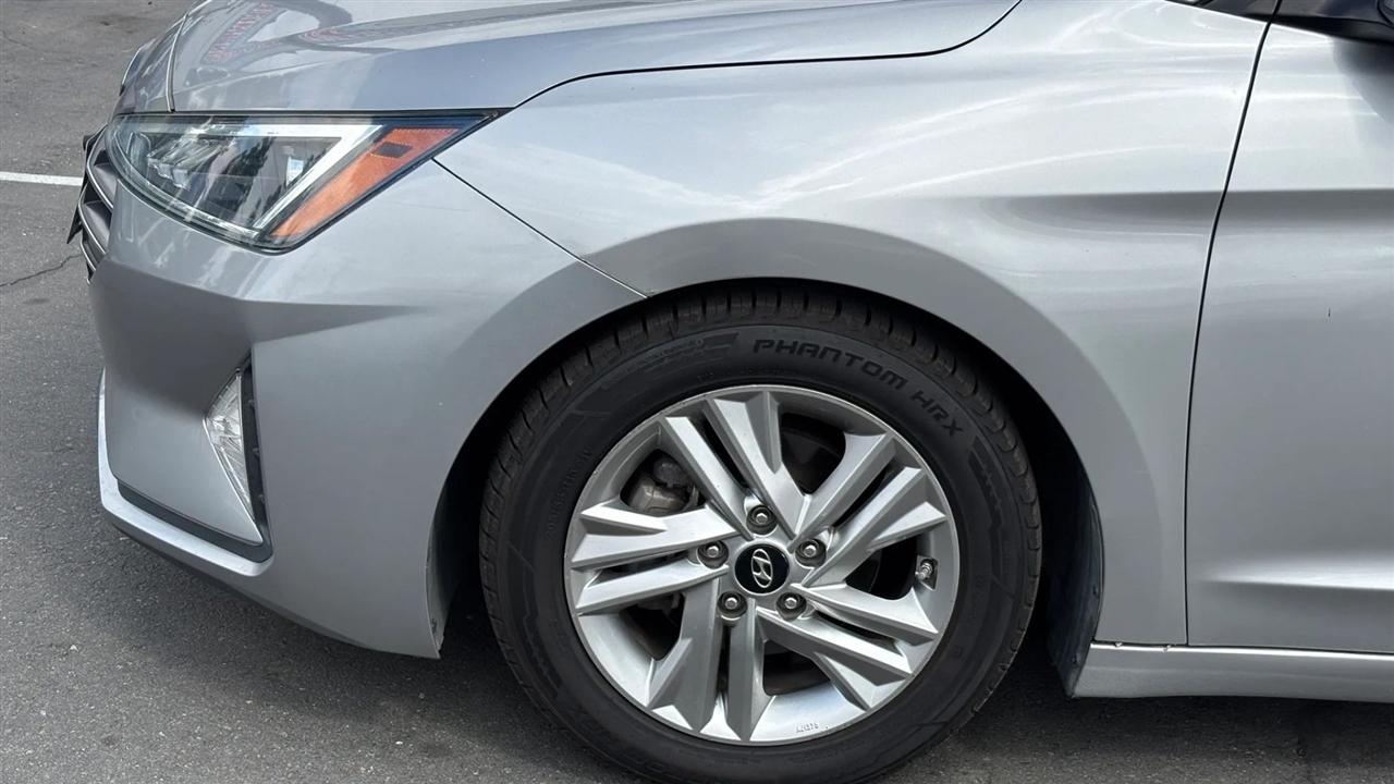 Hyundai Elantra  2020