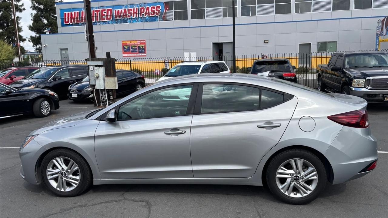 Hyundai Elantra  2020