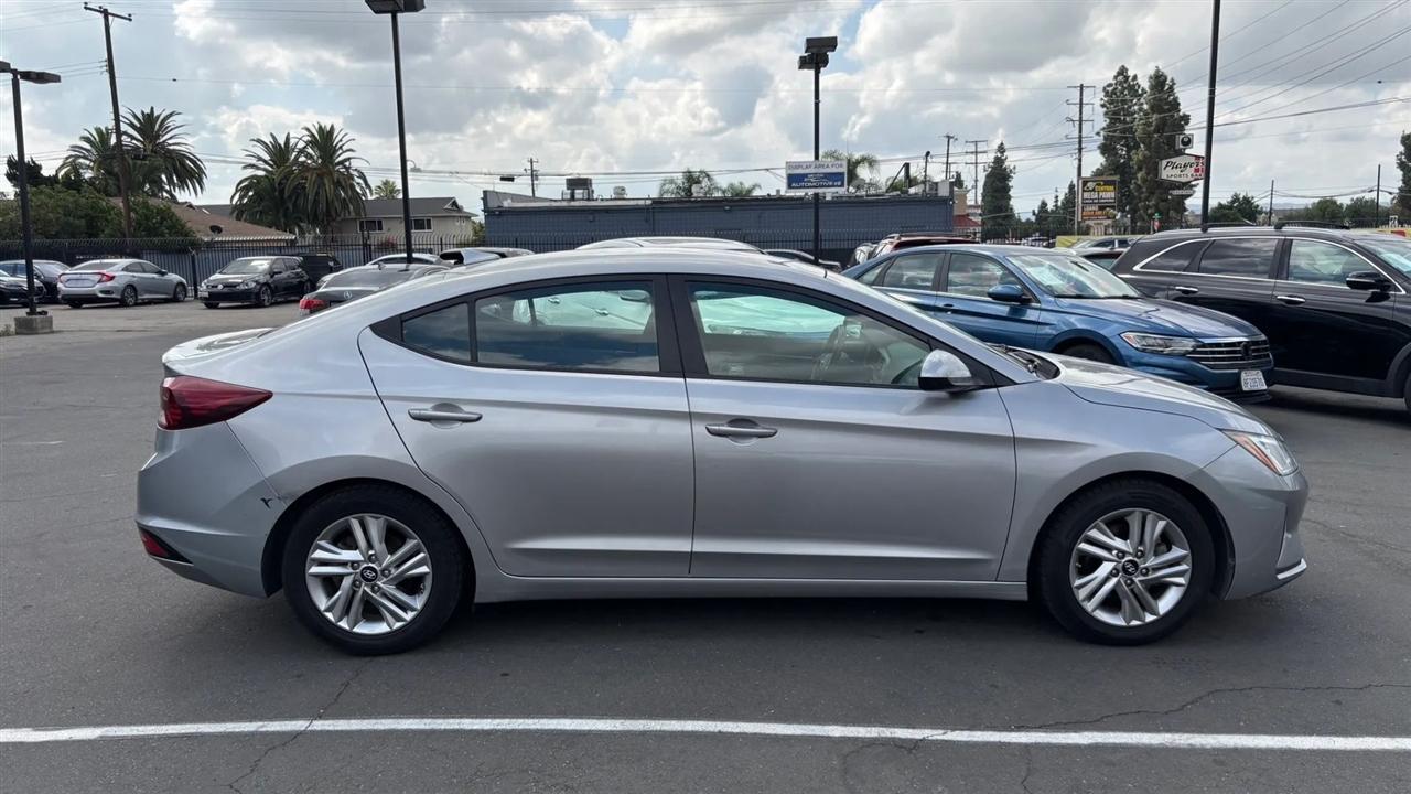 Hyundai Elantra  2020