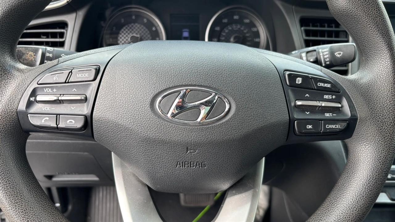 Hyundai Elantra  2020