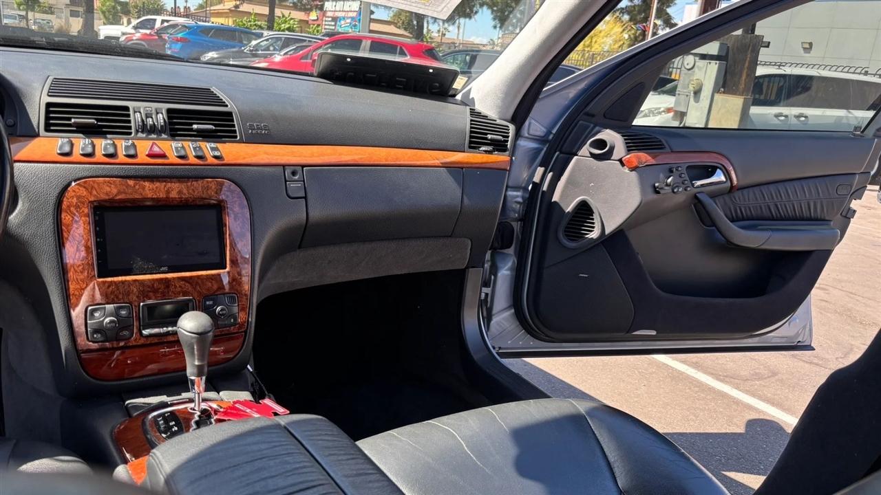 Mercedes-Benz S-Class  2000