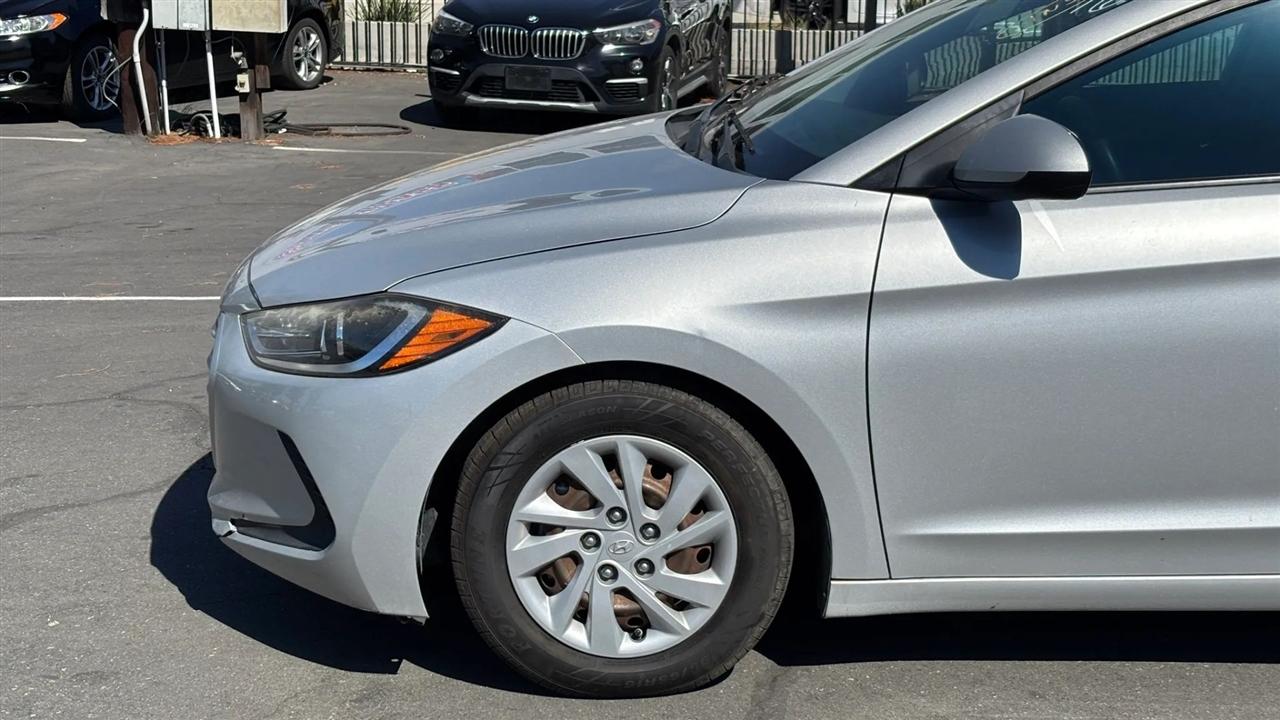Hyundai Elantra  2018