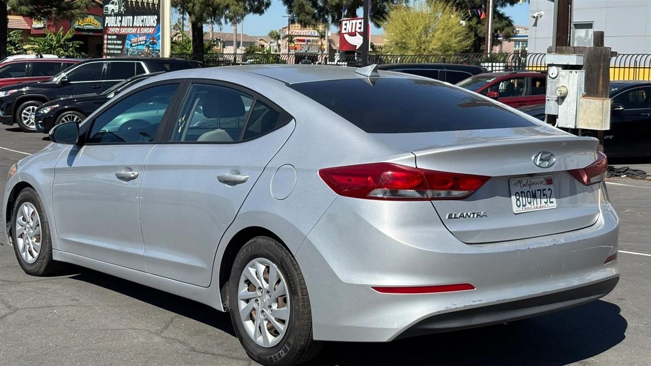 Hyundai Elantra  2018