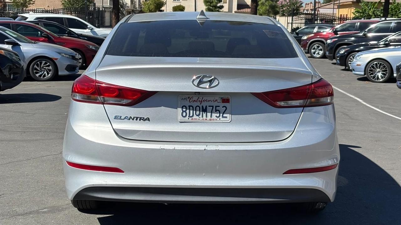 Hyundai Elantra  2018