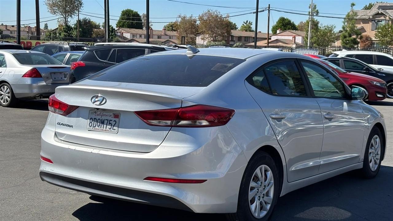 Hyundai Elantra  2018