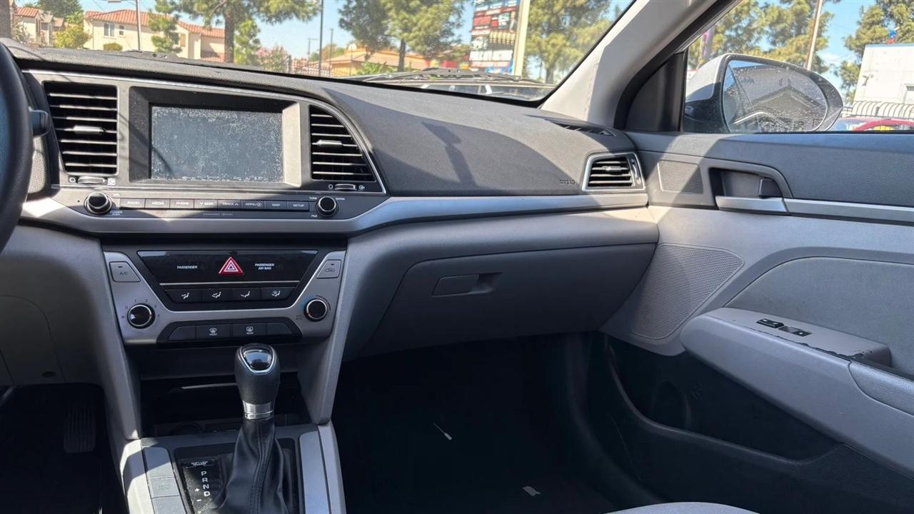 Hyundai Elantra  2018