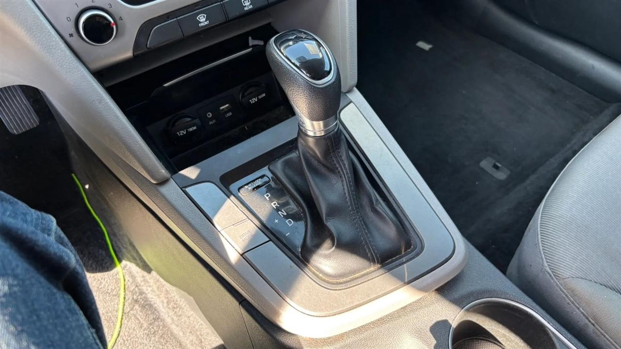 Hyundai Elantra  2018