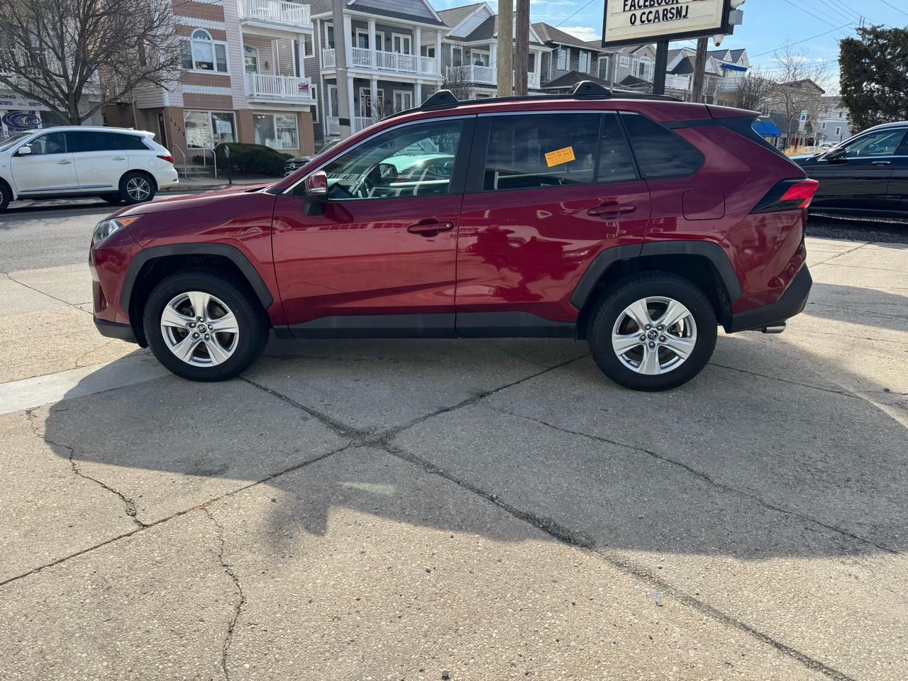 Toyota RAV4 XLE AWD (Natl) 2020