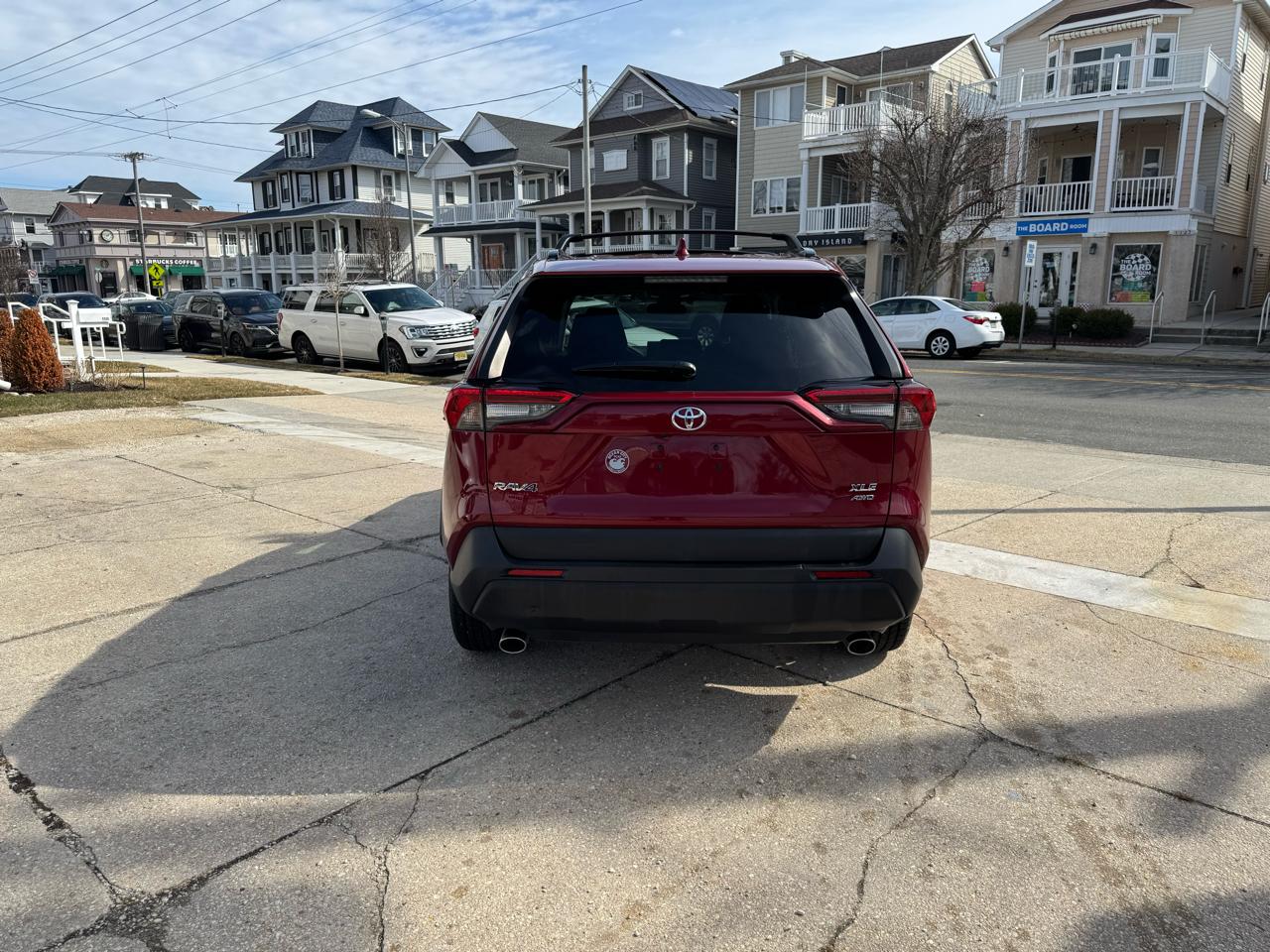 Toyota RAV4 XLE AWD (Natl) 2020