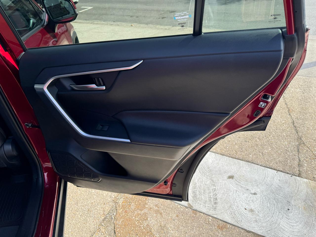 Toyota RAV4 XLE AWD (Natl) 2020