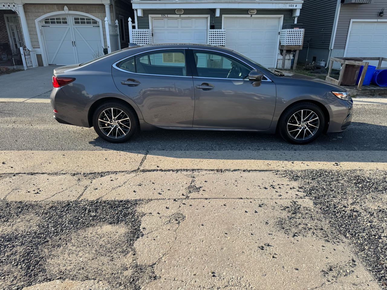 Lexus ES ES 350 FWD 2017