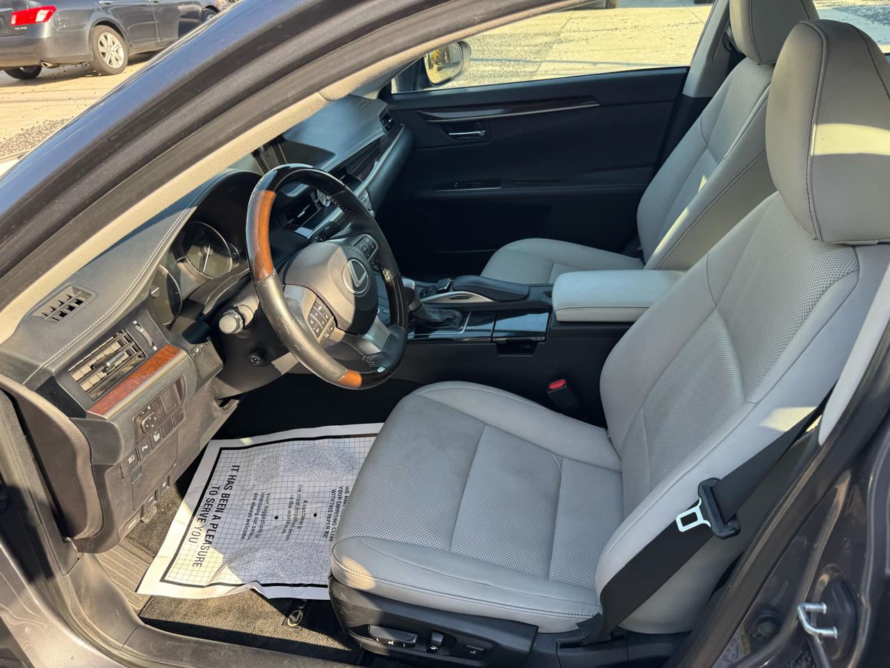 Lexus ES ES 350 FWD 2017