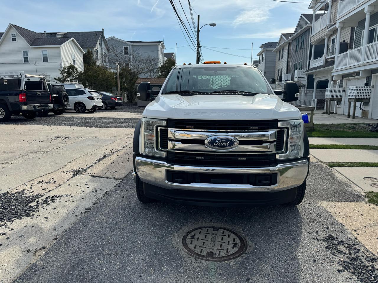 Ford Super Duty F-450 DRW 4WD SuperCab 186" WB 84" CA XLT 2017