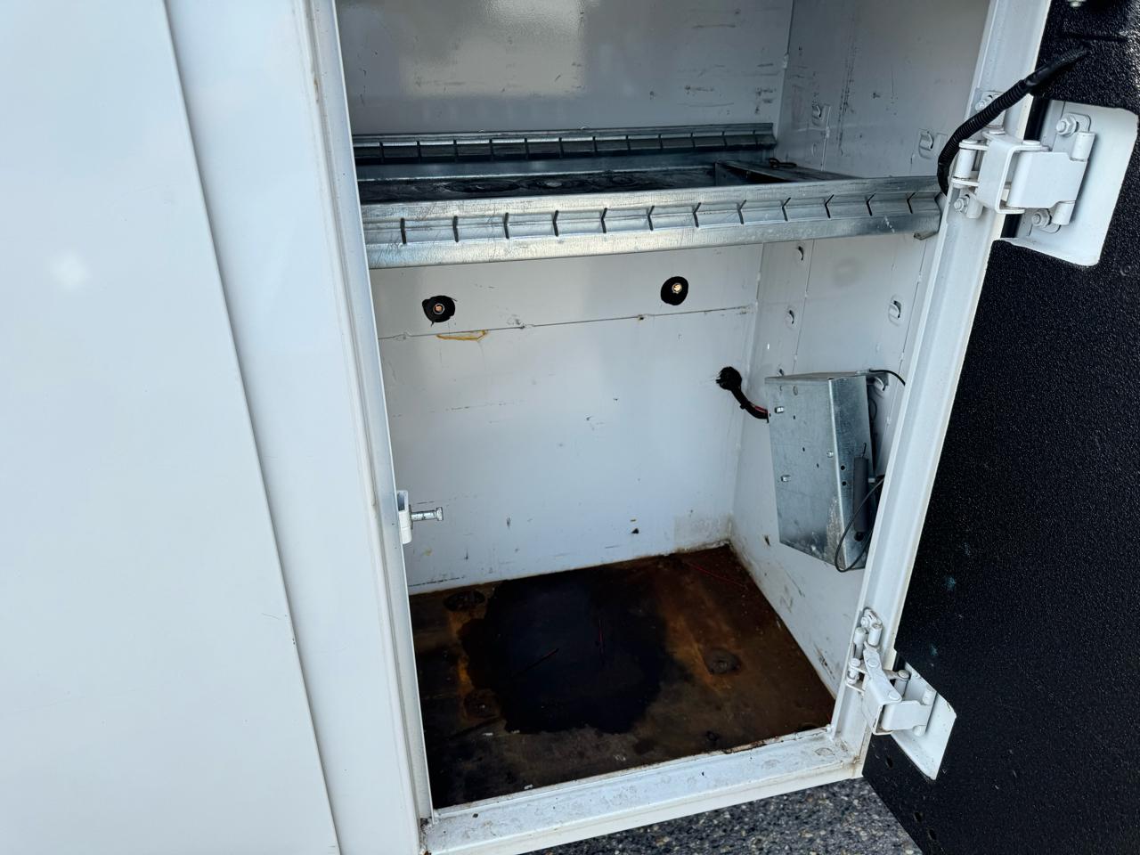 Ford Super Duty F-450 DRW 4WD SuperCab 186" WB 84" CA XLT 2017