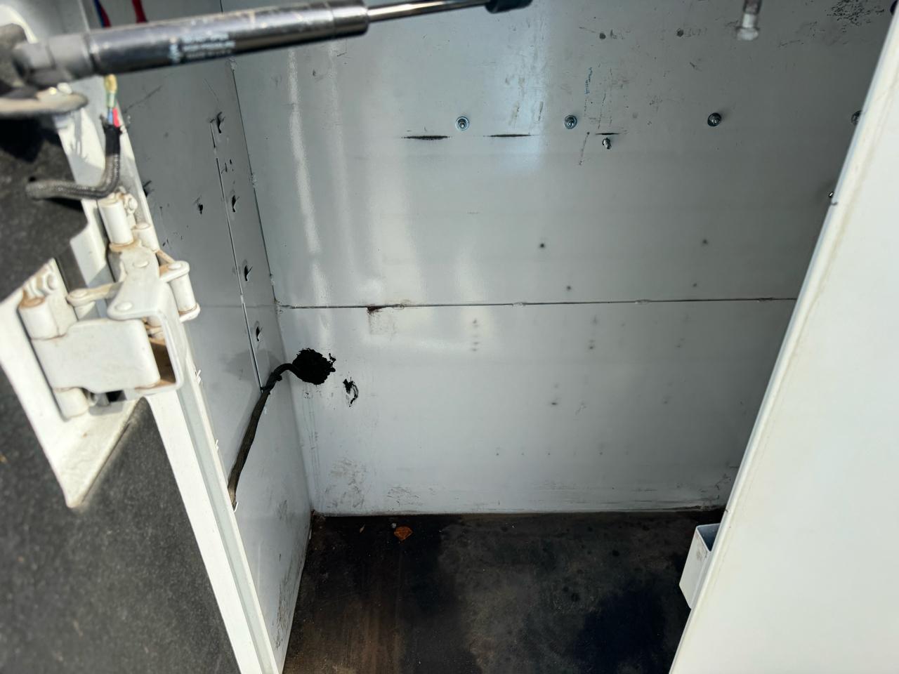 Ford Super Duty F-450 DRW 4WD SuperCab 186" WB 84" CA XLT 2017