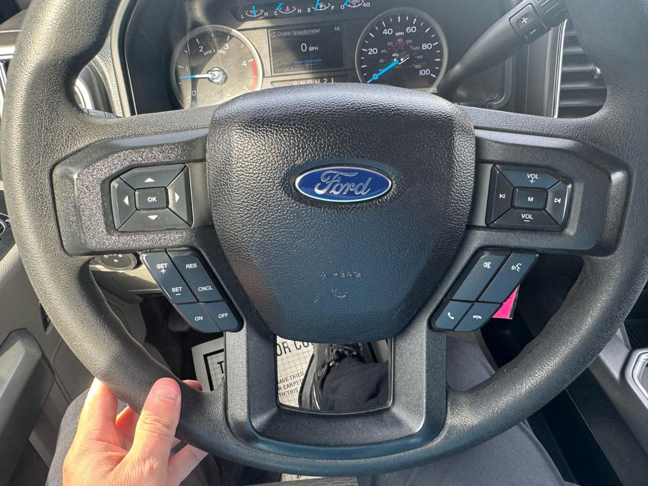 Ford Super Duty F-450 DRW 4WD SuperCab 186" WB 84" CA XLT 2017