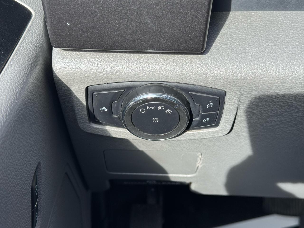 Ford Super Duty F-450 DRW 4WD SuperCab 186" WB 84" CA XLT 2017