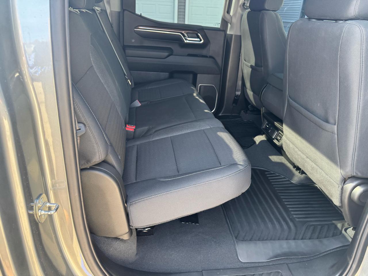 Chevrolet Silverado 1500 4WD Crew Cab 147" LT w/2FL 2024