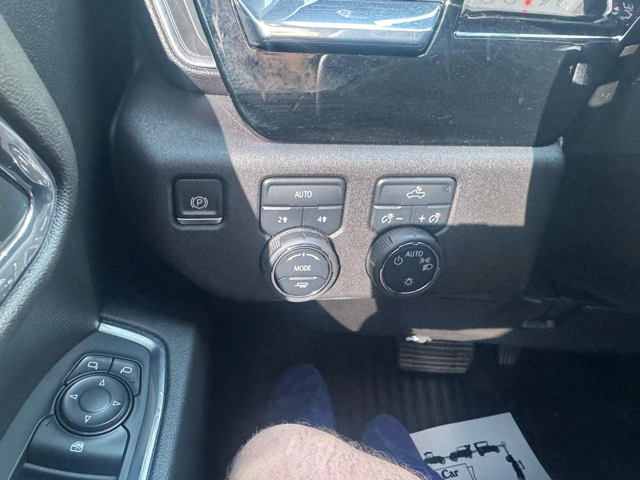 Chevrolet Silverado 1500 4WD Crew Cab 147" LT w/2FL 2024