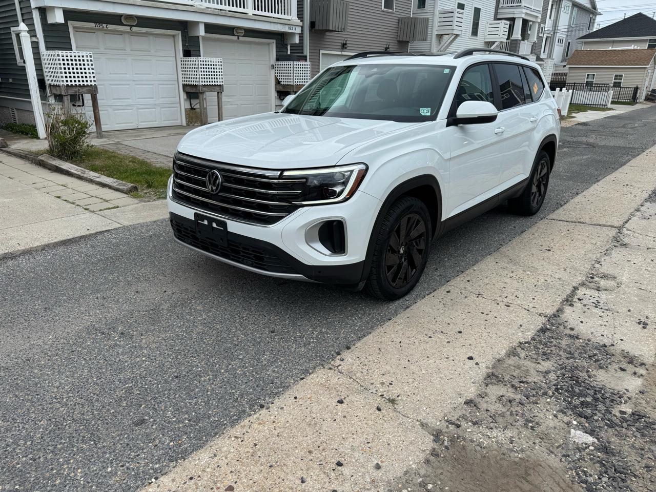 Volkswagen Atlas 2.0T SE w/Technology FWD 2024