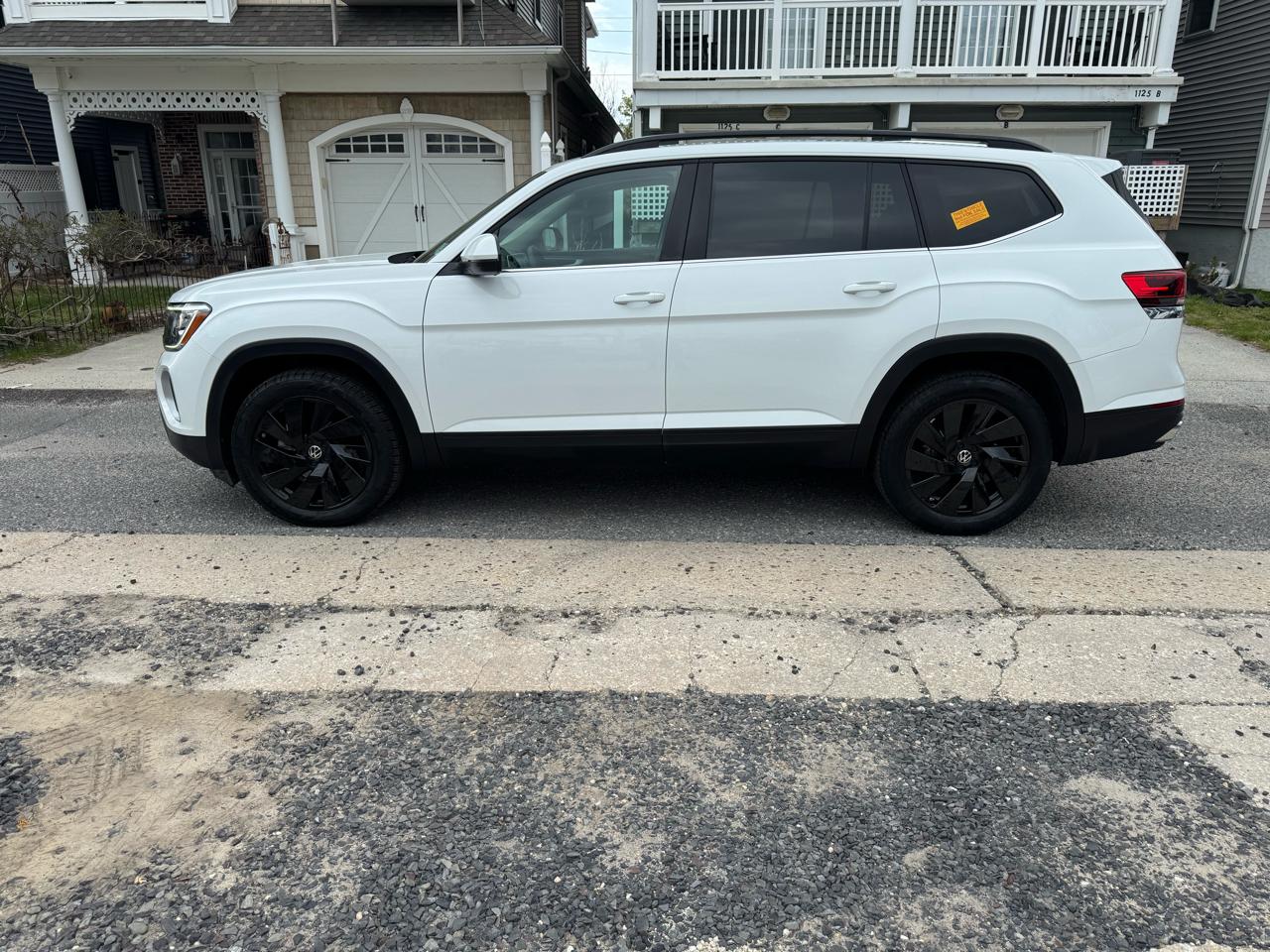 Volkswagen Atlas 2.0T SE w/Technology FWD 2024