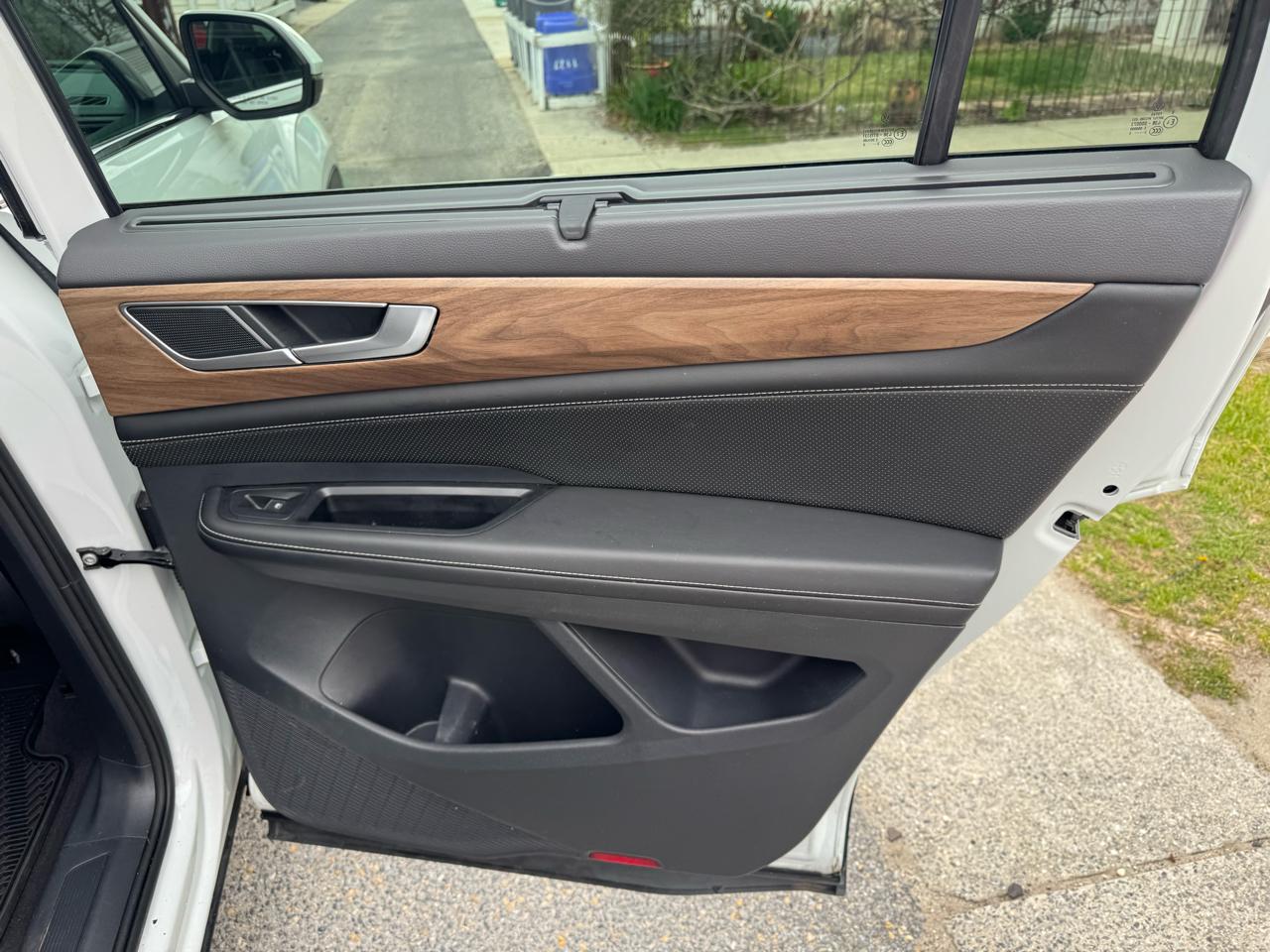 Volkswagen Atlas 2.0T SE w/Technology FWD 2024