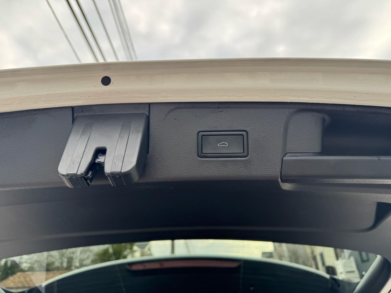 Volkswagen Atlas 2.0T SE w/Technology FWD 2024