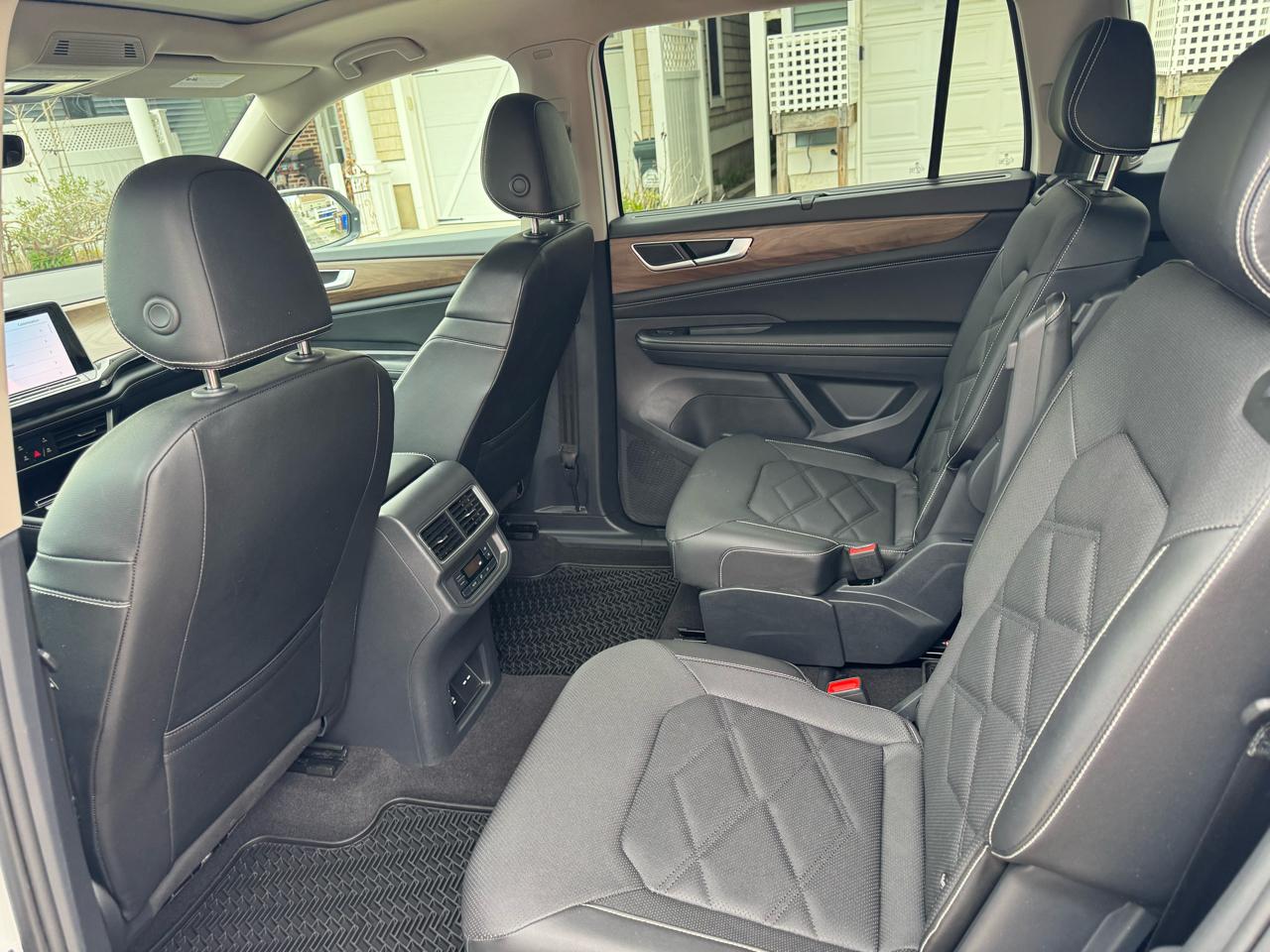 Volkswagen Atlas 2.0T SE w/Technology FWD 2024